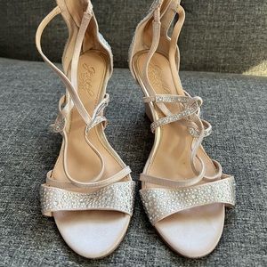 Jewel Badgley Mischka Wedges size 6
